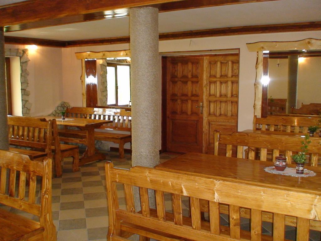 Hotel Gostynniy Dvir Raytshtoky Worochta Exterior foto