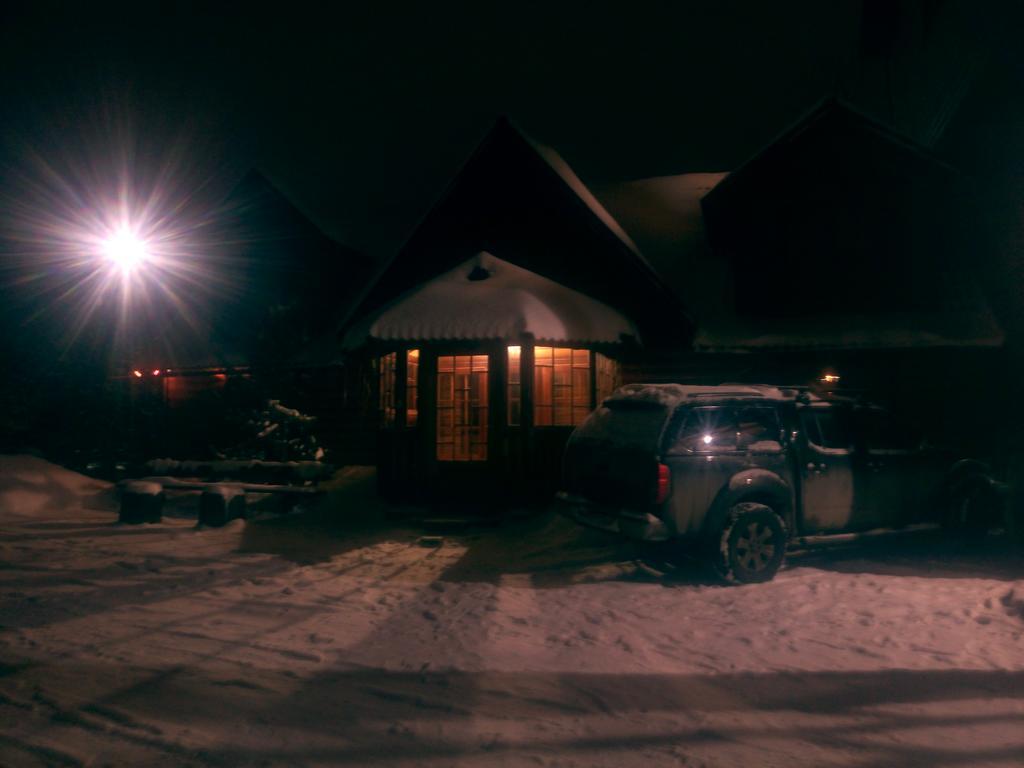 Hotel Gostynniy Dvir Raytshtoky Worochta Exterior foto