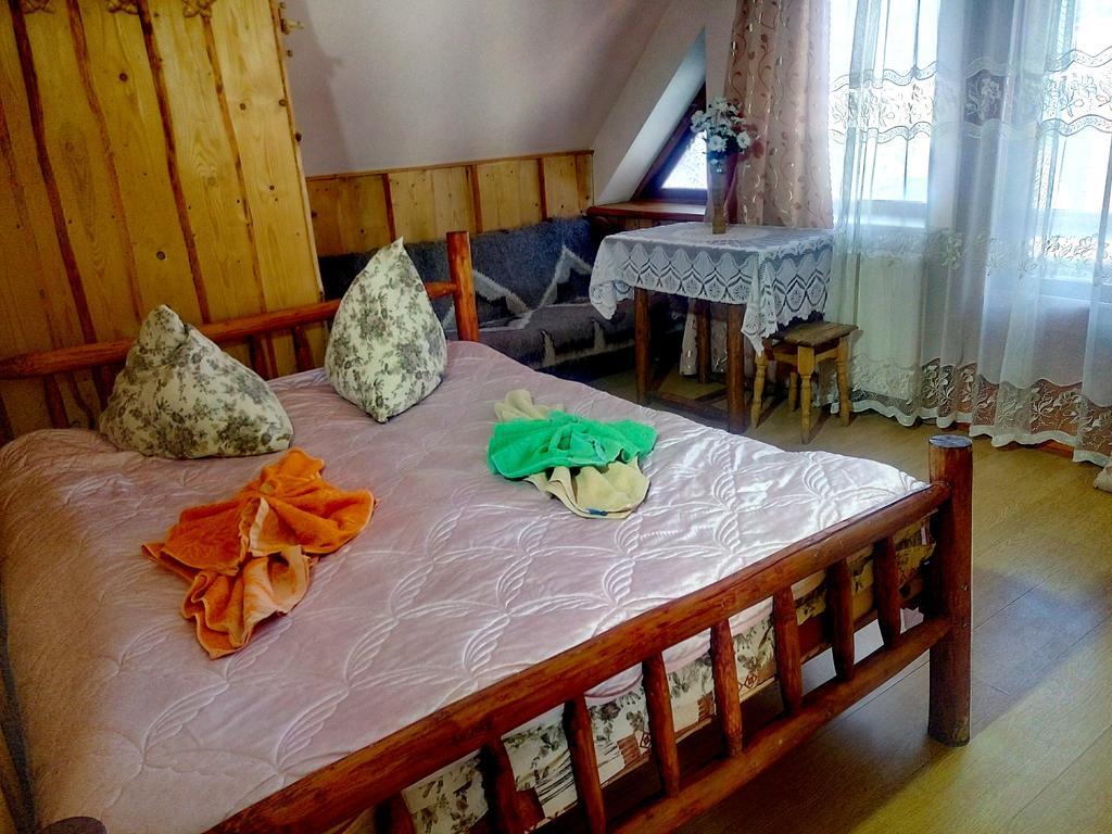 Hotel Gostynniy Dvir Raytshtoky Worochta Exterior foto