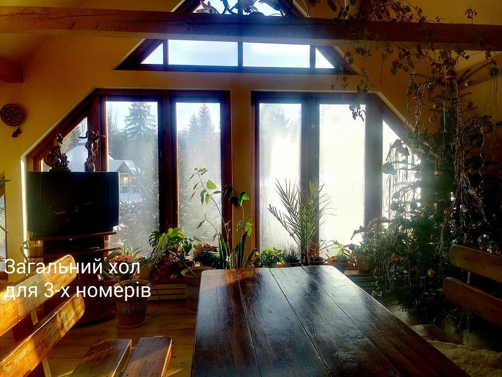 Hotel Gostynniy Dvir Raytshtoky Worochta Exterior foto