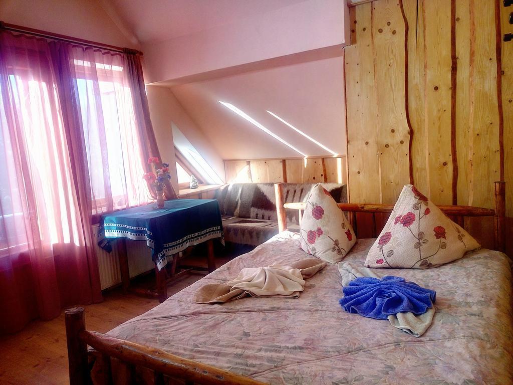 Hotel Gostynniy Dvir Raytshtoky Worochta Exterior foto