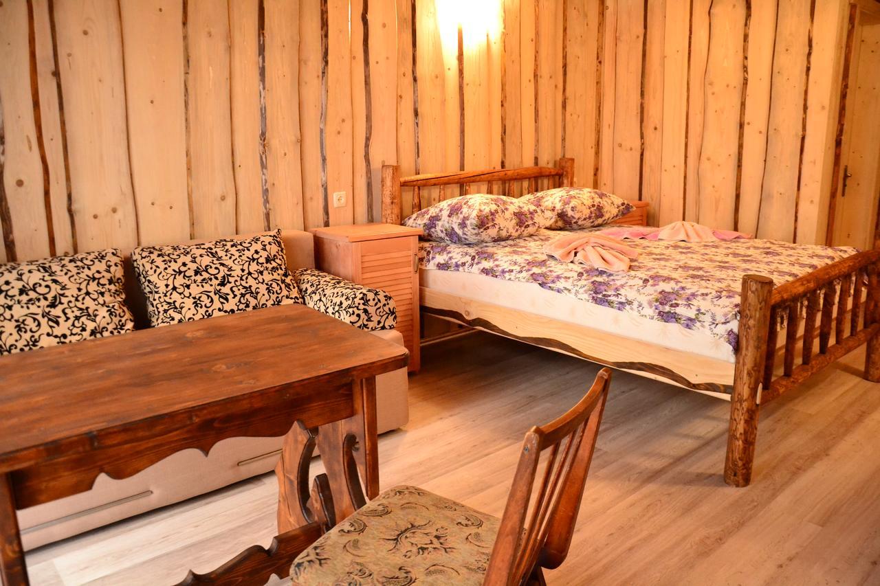 Hotel Gostynniy Dvir Raytshtoky Worochta Exterior foto