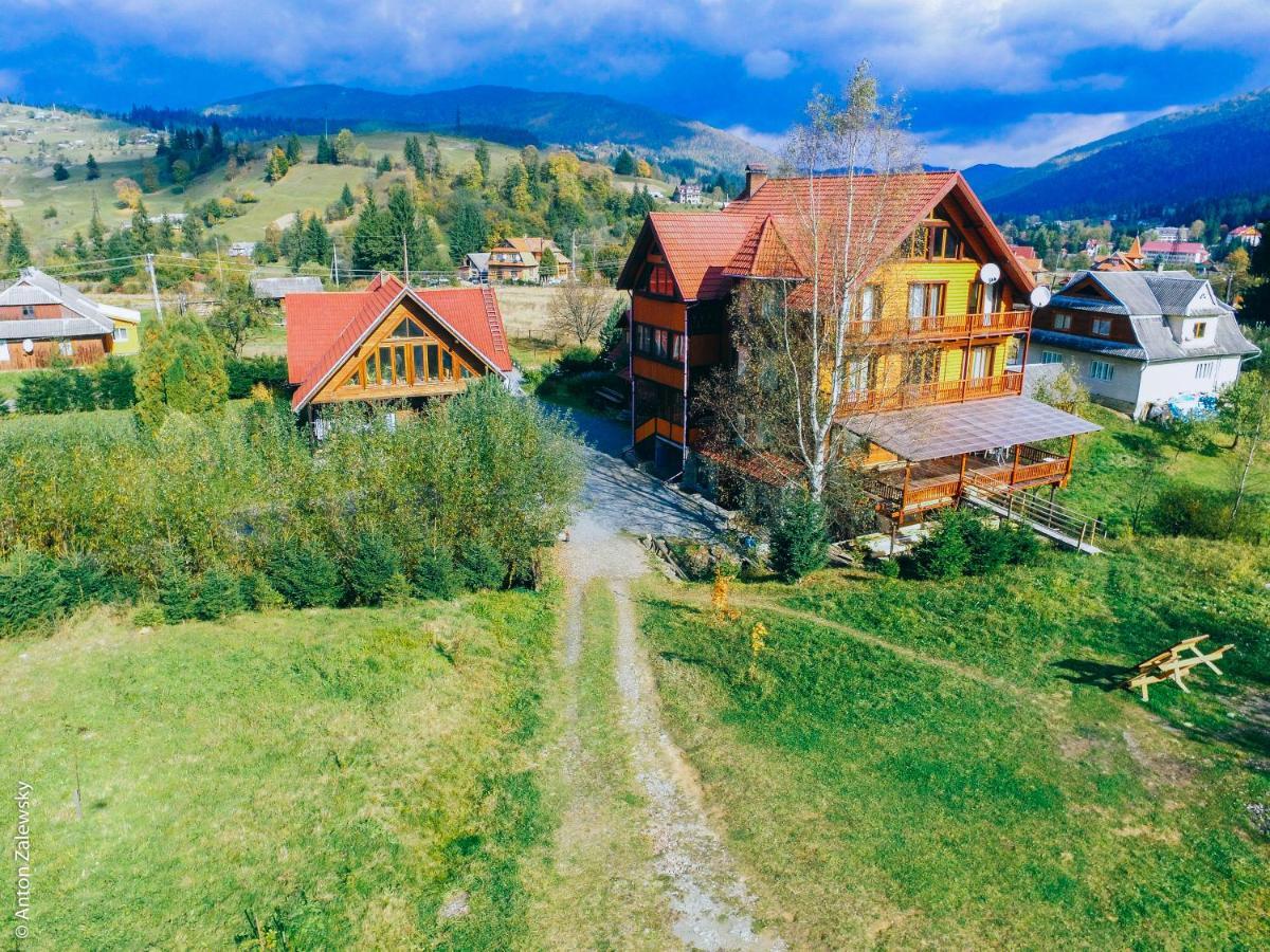 Hotel Gostynniy Dvir Raytshtoky Worochta Exterior foto